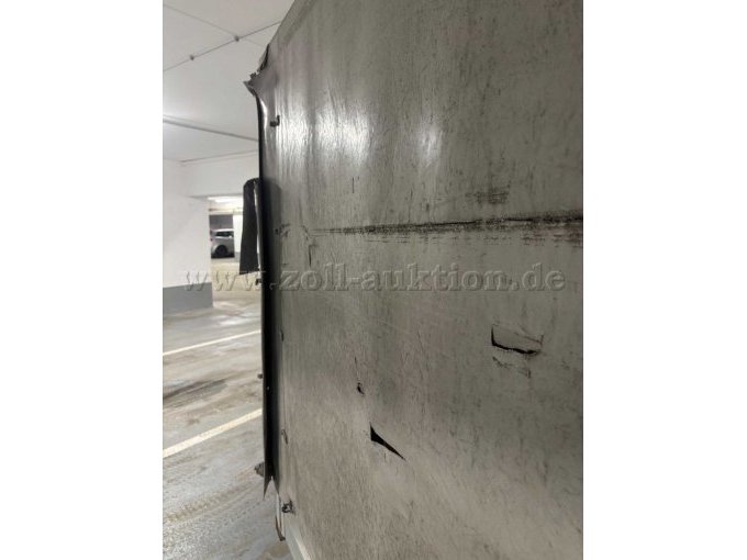 Detailbild Beschädigungen an Plane