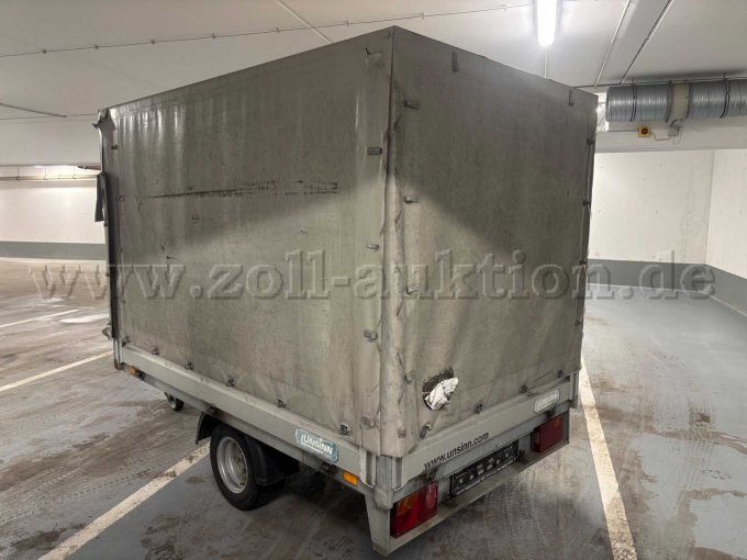 Heck- und Seitenansicht Anhänger