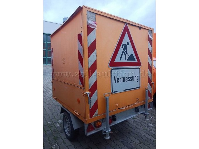 Anhänger rechts hinten