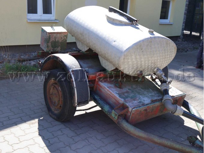 1 Anhänger mit Wassertank 300L Eigenbau – Rohrrahmen, fahrbar – foto 3 – kavel bij Zoll-Auktion, Eberswalde