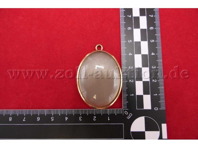 Anhänger mit Maßstab