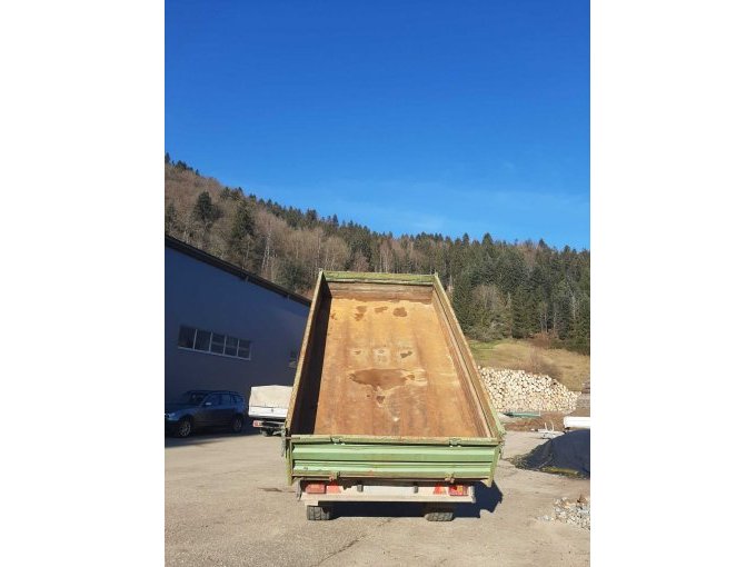 hinten + Ladefläche