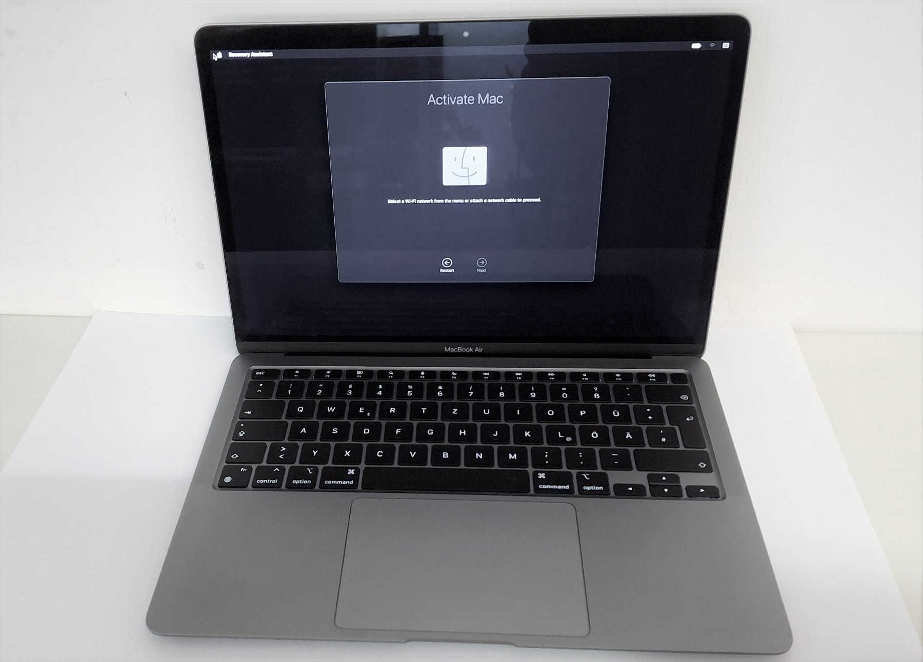 1 Apple MacBook Air, A2337, M1, 13,3" (cca 33,74 cm), originál