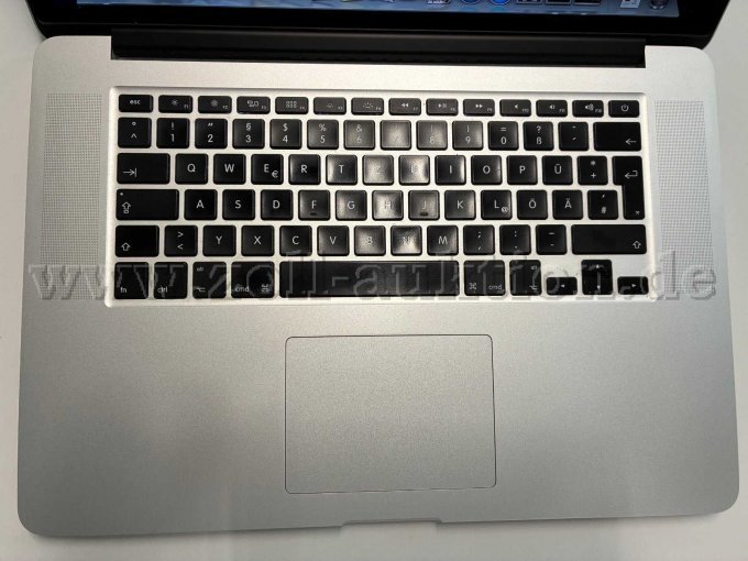 1 Apple MacBook Pro 15 inch A1398 – foto 3 – kavel bij Zoll-Auktion, Mainz
