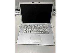 Laptop geöffnet