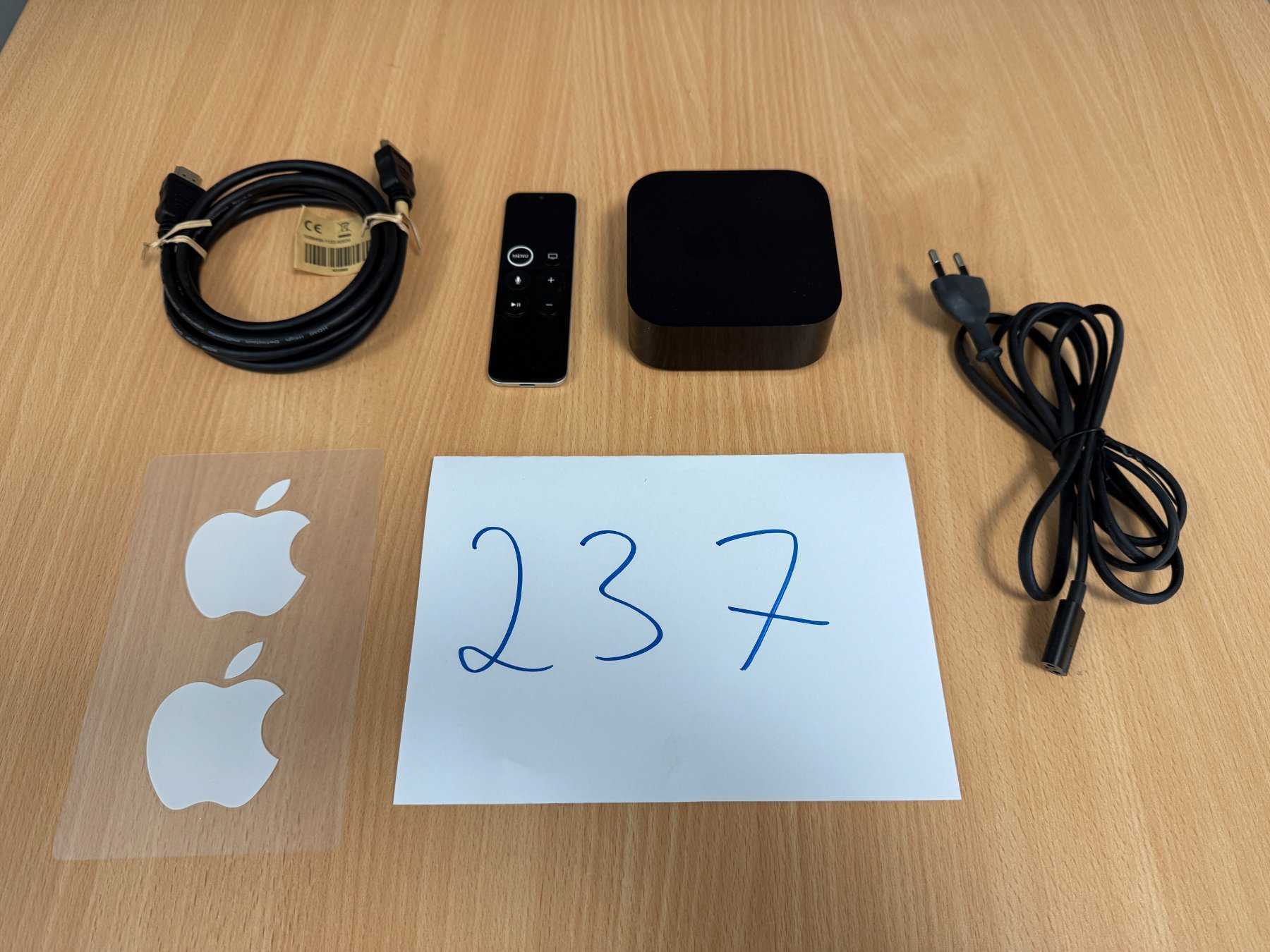 Apple TV 4K (2. Generation) 32GB Modellnummer A1842 mit Zubehör
