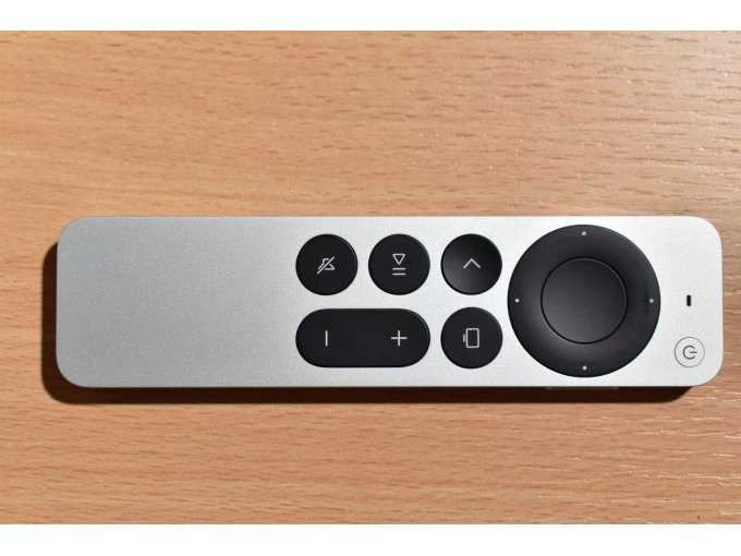 Apple TV 4K (2. Generation) 32GB Modellnummer A2169
Fernbedienung Vorderseite