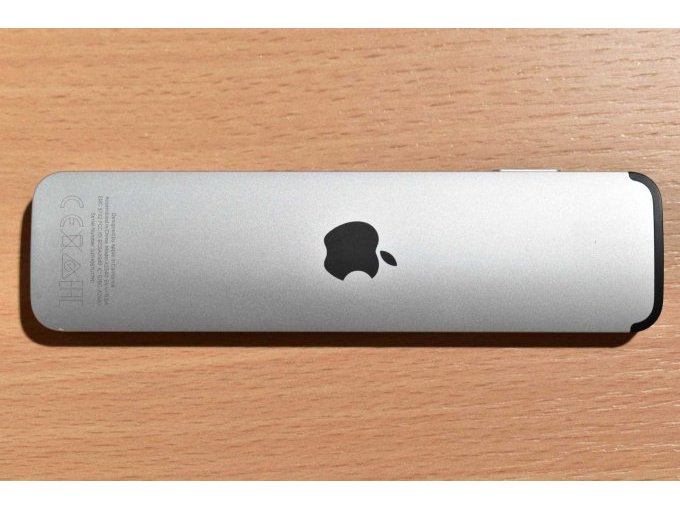 Apple TV 4K (2. Generation) 32GB Modellnummer A2169
Fernbedienung Rückseite