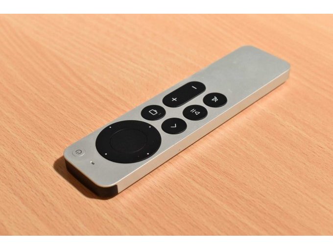 Apple TV 4K (2. Generation) 32GB Modellnummer A2169
Ansicht der Fernbedienung von oben