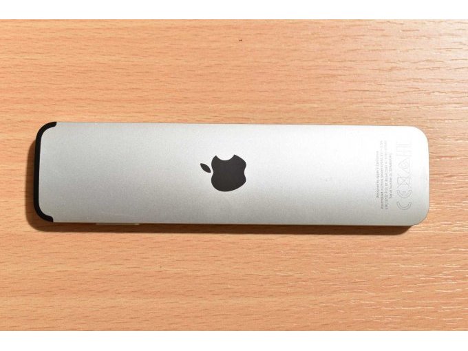 Apple TV 4K (2. Generation) 32GB Modellnummer A2169
Fernbedienung von hinten