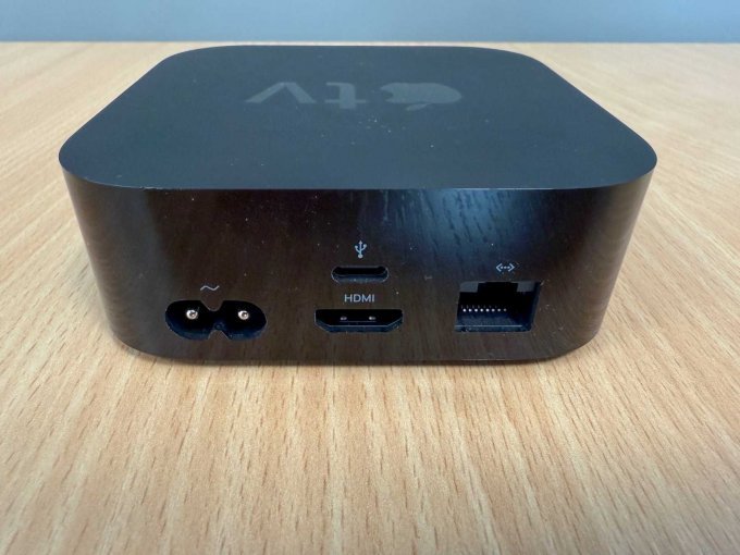pple TV HD (4. Generation) 32GB 
Ansicht der Anschlüsse