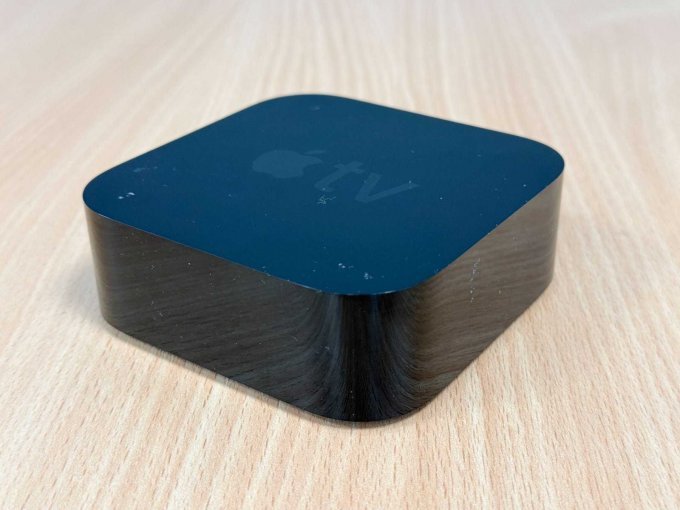 Apple TV HD (4. Generation) 32GB Modellnummer A1625
Seitenansicht