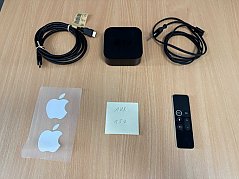 Apple TV HD (4. Generation) 32GB Modellnummer A1625 mit Kabeln, Aufkleber und Fernbedienung