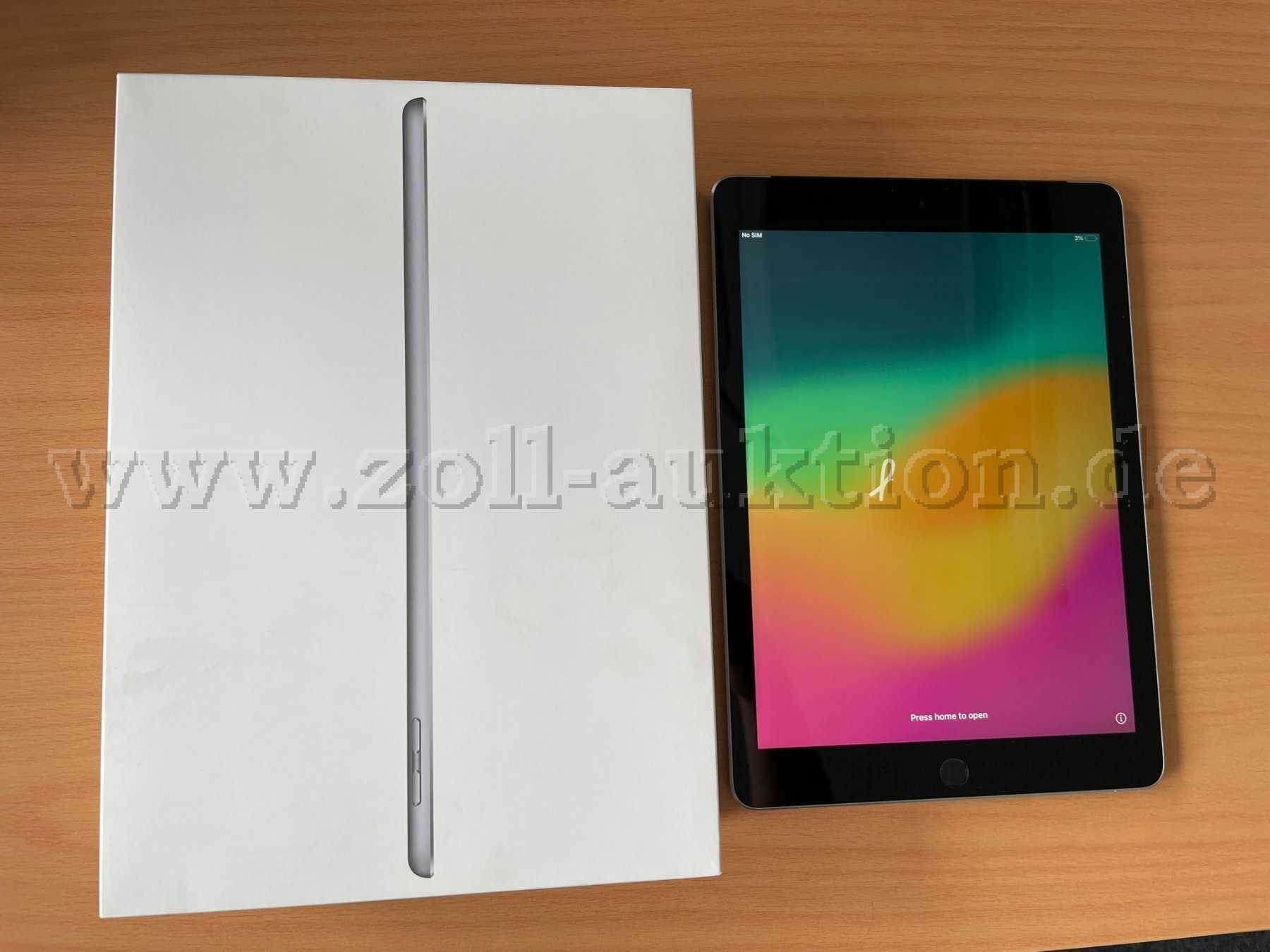 Apple iPad 6. Generation Ansicht von vorne inkl. Originalverpackung