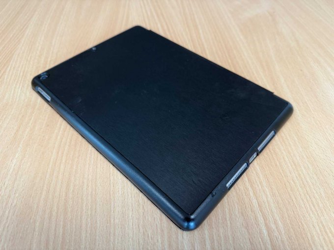 Apple iPad 6. Generation A1893 32 GB ohne Hülle Vorderseite
