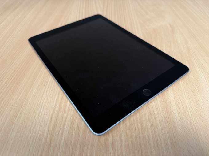 Apple iPad 6. Generation A1893 32 GB
Ansicht von vorne