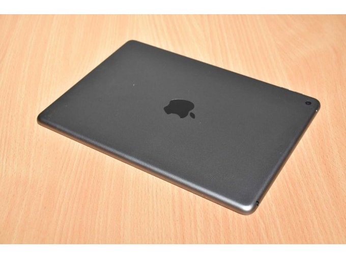 Apple iPad 6. Generation A1893 32 GB
Ansicht von hinten