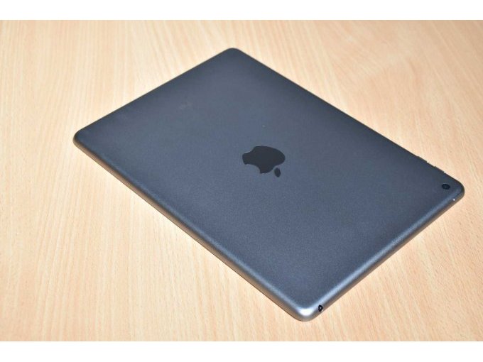 Apple iPad 6. Generation A1893 32 GB
Ansicht von hinten