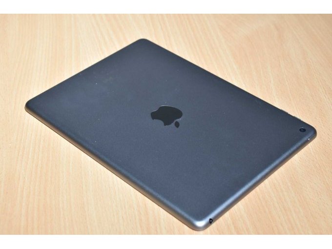 Apple iPad 6. Generation A1893 32 GB
Ansicht von hinten