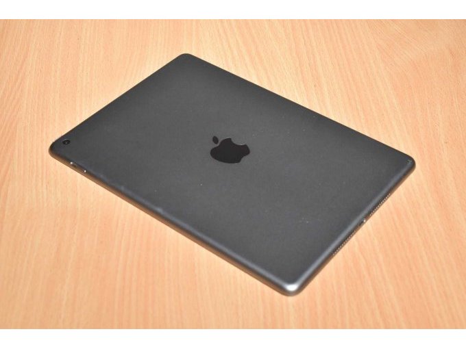 Apple iPad 6. Generation A1893 32 GB
Ansicht von hinten