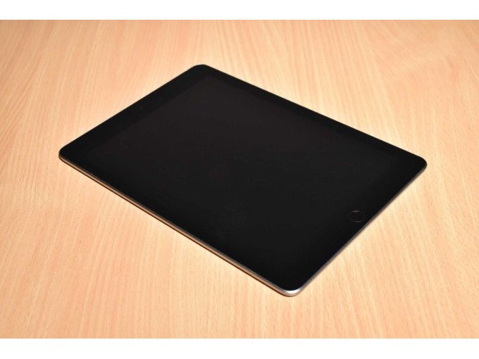 Apple iPad 6. Generation A1893 32 GB
Ansicht von vorne