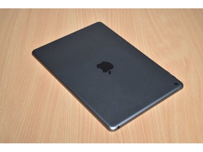 Apple iPad 6. Generation A1893 32 GB
Ansicht von hinten