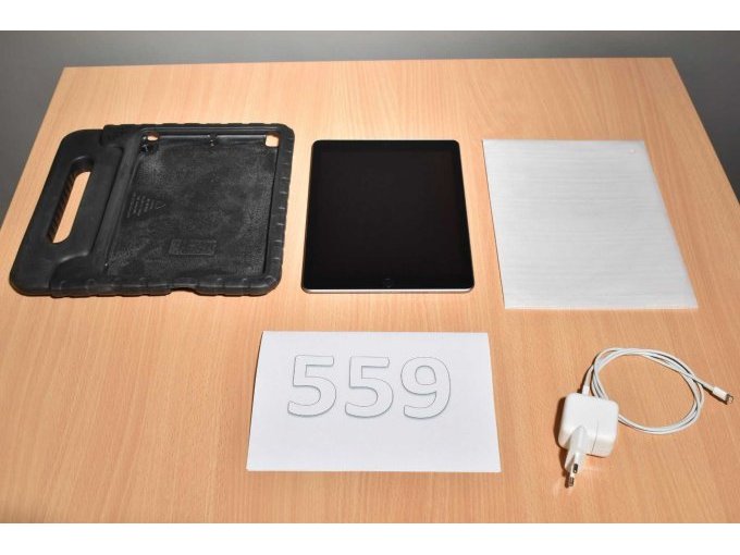 Apple iPad 6. Generation A1893 32 GB 9,7" (24,63c¬m)
Gesamtansicht
