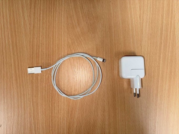 Apple iPad 6. Generation Kabel und Ladegerät