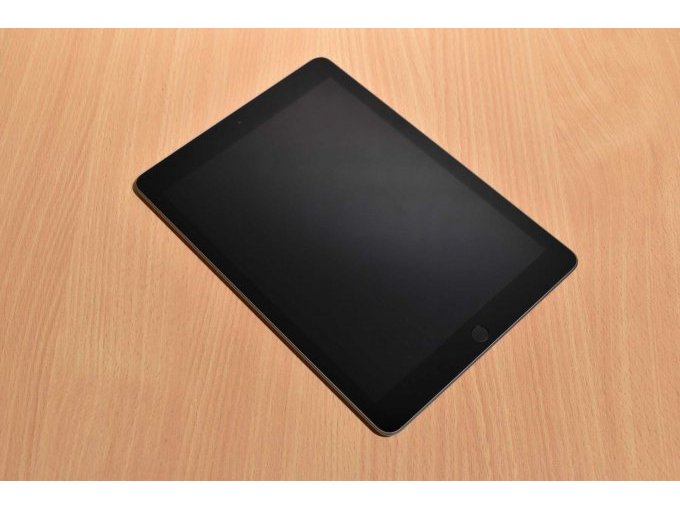 Apple iPad 6. Generation Display