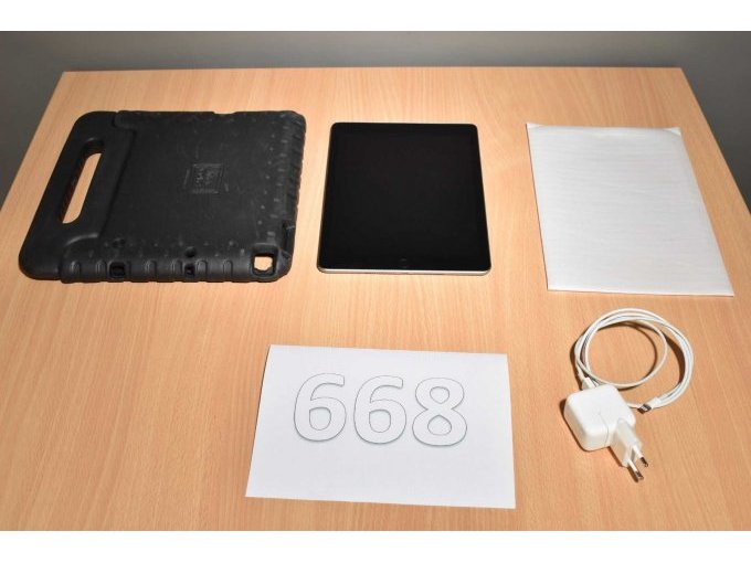 Apple iPad 6. Generation A1893 32 GB 9,7" (24,63cm)
Gesamtansicht von vorne Apple iPad 6. Generation A1893 32 GB 9,7" (24,63cm)
Gesamtansicht von vorne