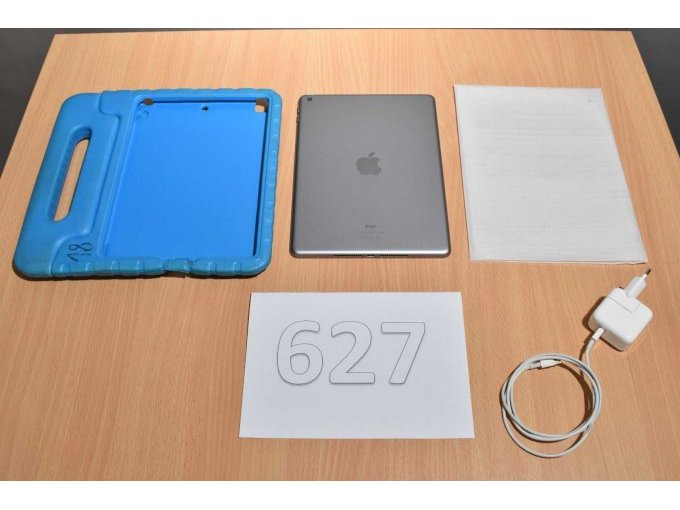 Apple iPad 6. Generation A1893 komplett mit Hülle und Ladegerät Apple iPad 6. Generation A1893 komplett mit Hülle und Ladegerät