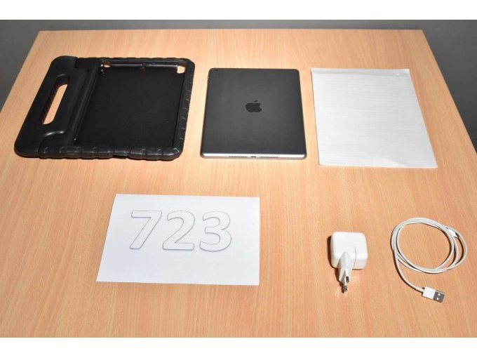 Apple iPad 6. Generation A1893 32 GB 9,7" (24,63cm)
Gesamtansicht von hinten