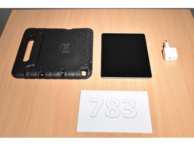 Apple iPad 6. Generation A1893 32 GB 9,7" (24,63cm)
Gesamtansicht von vorne Apple iPad 6. Generation A1893 32 GB 9,7" (24,63cm)
Gesamtansicht von vorne