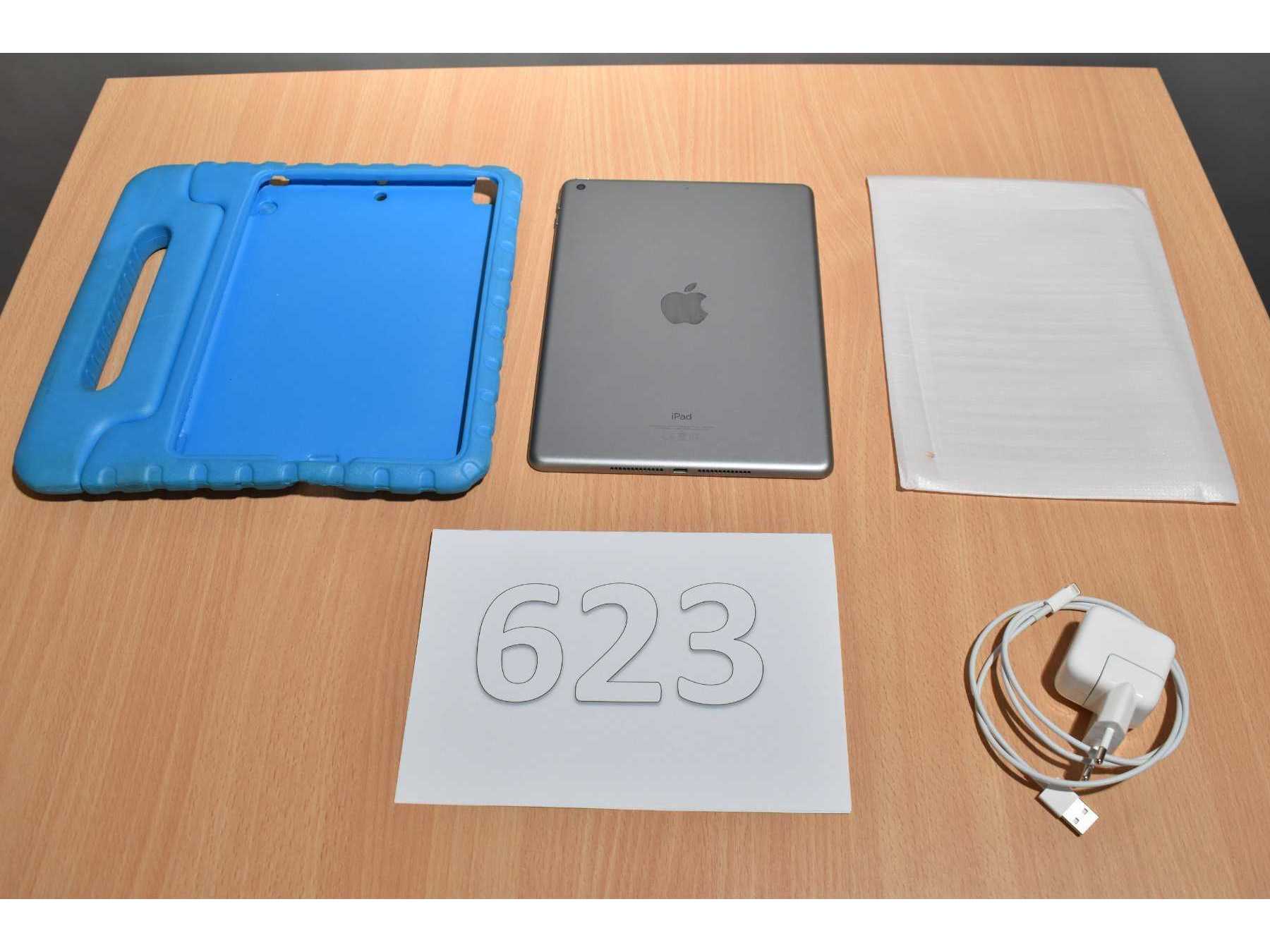 Apple iPad 6. Generation komplett mit Hülle und Ladegerät