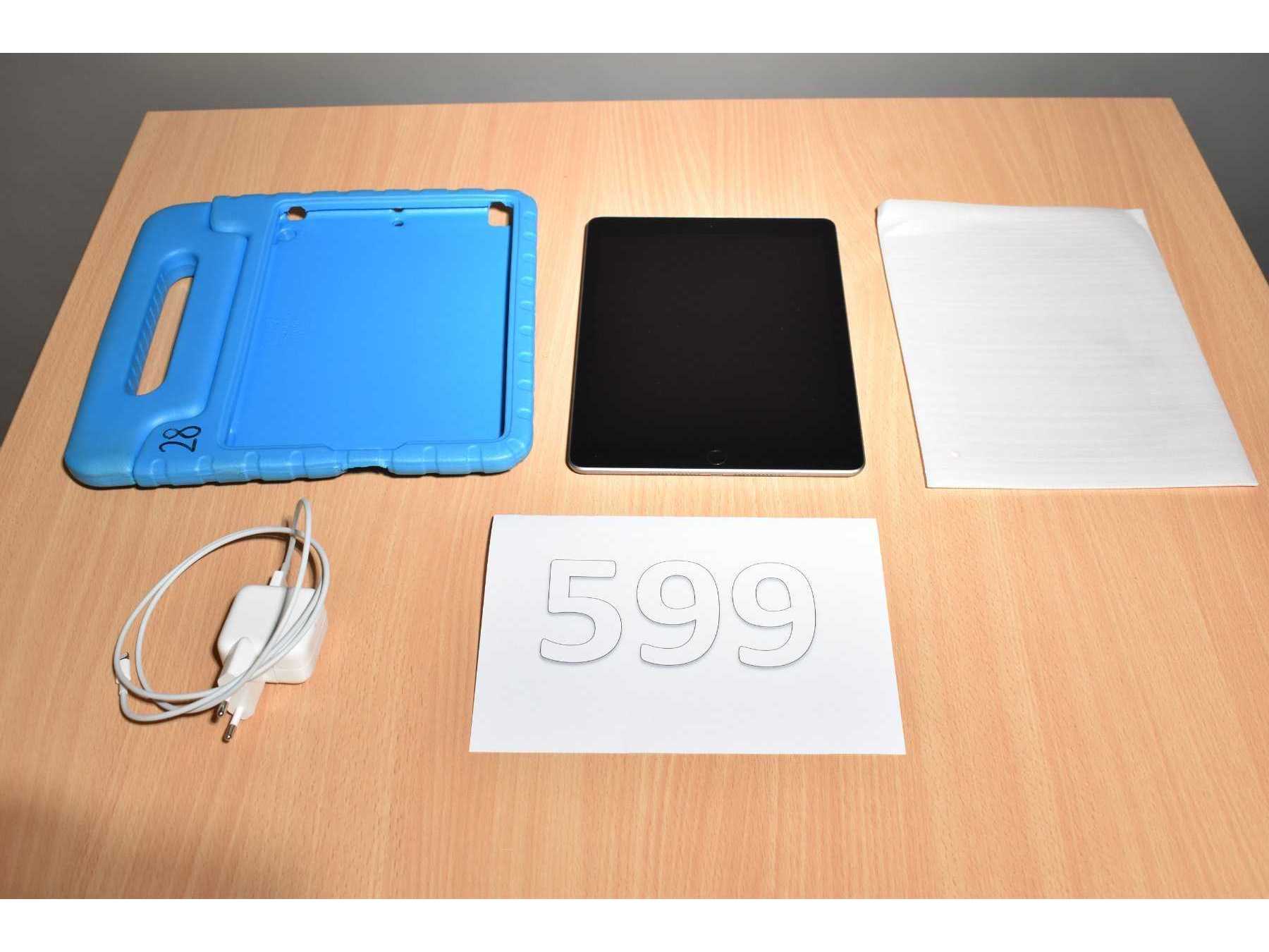 Apple iPad 6. Generation A1893 32 GB 9,7" (24,63cm)
Gesamtansicht