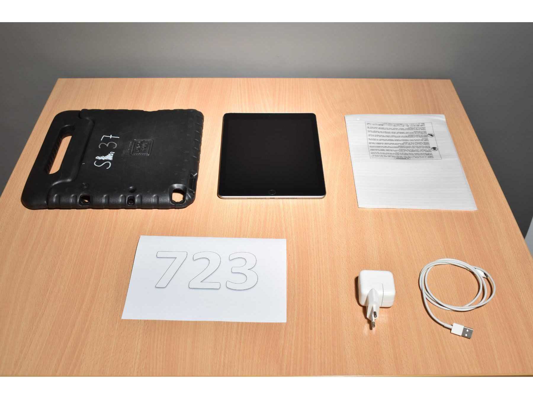 Apple iPad 6. Generation A1893 32 GB 9,7" (24,63cm)
Gesamtansicht von vorne