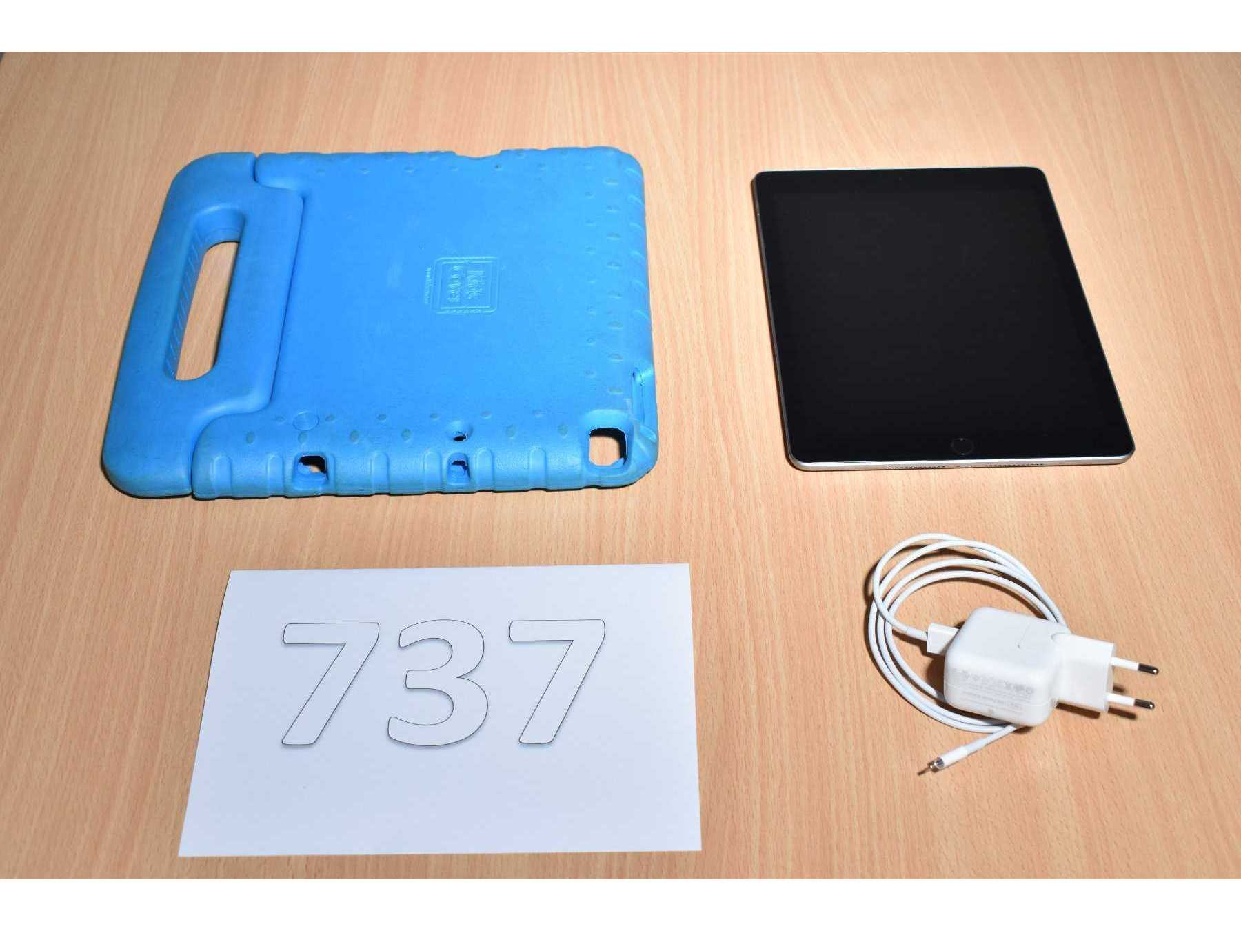Apple iPad 6. Generation A1893 32 GB 9,7" (24,63cm)
Gesamtansicht von vorne