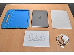 Apple iPad 6. Generation komplett mit Hülle und Ladegerät