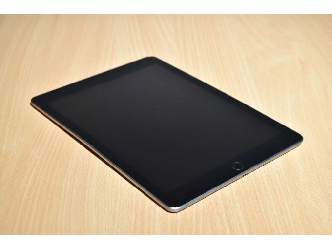 Apple iPad 6. Generation A1893 32 GB – Verbogen
Ansicht von oben