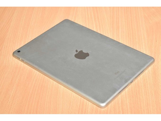 Apple iPad 7. Generation 32 GB 10,2" (25,91cm)
Ansicht von hinten