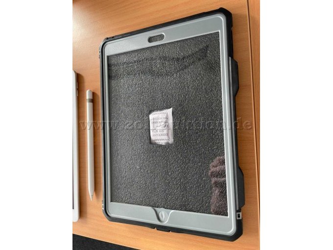 Apple iPad 7. Generation mit Waterproof Case und Pencil