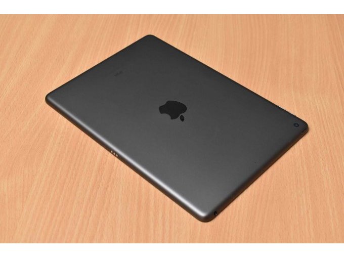 1 Apple iPad 8. Generation A2270 32 GB – 10,2" (25,91cm) – foto 4 – kavel bij Zoll-Auktion, Lage