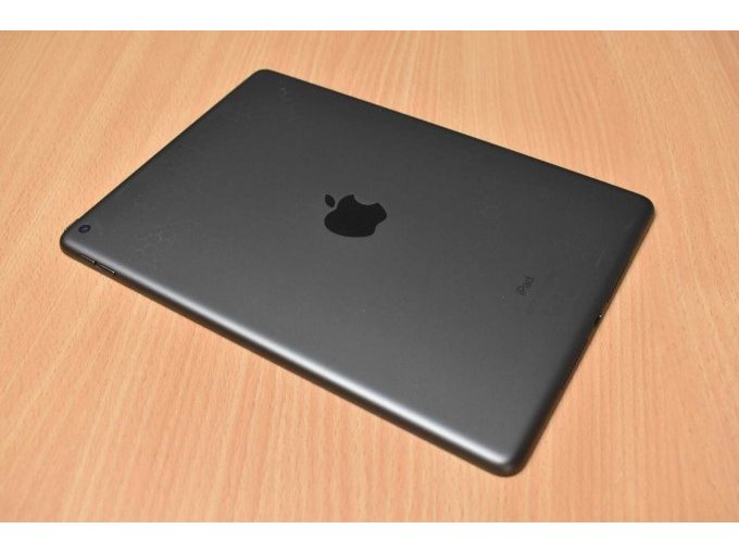 1 Apple iPad 8. Generation A2270 32 GB – 10,2" (25,91cm) – foto 5 – kavel bij Zoll-Auktion, Lage
