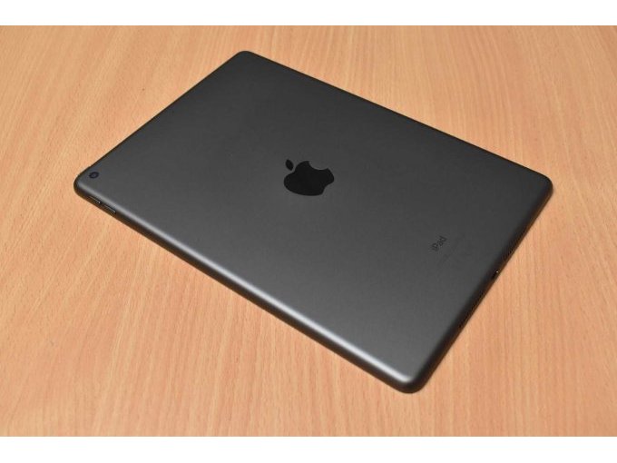 1 Apple iPad 8e generatie A2270 32 GB – 10,2" (25,91 cm) – foto 4 – kavel bij Zoll-Auktion, Lage
