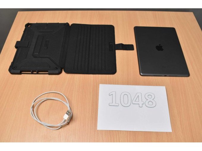 1 Apple iPad 8e generatie A2270 32 GB – 10,2" (25,91 cm) – foto 2 – kavel bij Zoll-Auktion, Lage