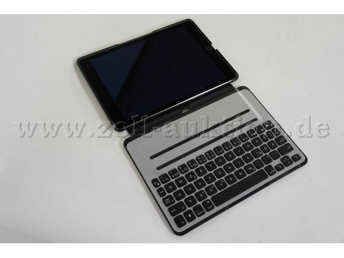 IPad in Hülle mit Tastatur