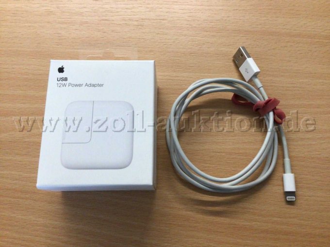 USB-12 Power Adapter im Karton und Ladekabel extra