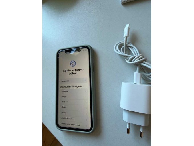 Apple iPhone 11