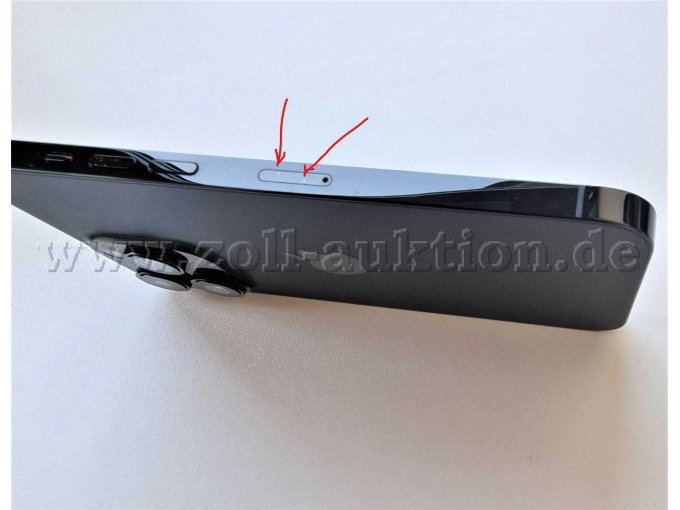 Seitenansicht SIM-Kartenschacht kleine Schrammen