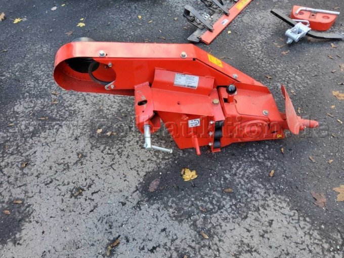 Mähwerk und andere Anbauteile demontiert